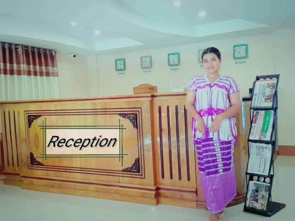 Golden Palace Hotel Хпа-ан Екстериор снимка