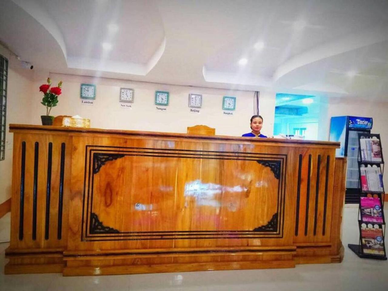 Golden Palace Hotel Хпа-ан Екстериор снимка