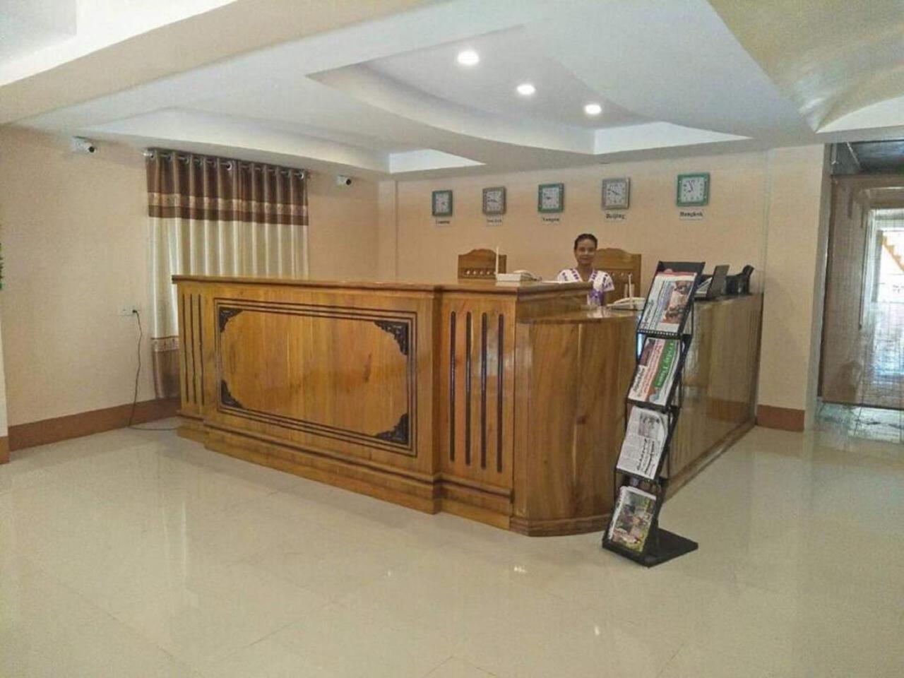Golden Palace Hotel Хпа-ан Екстериор снимка