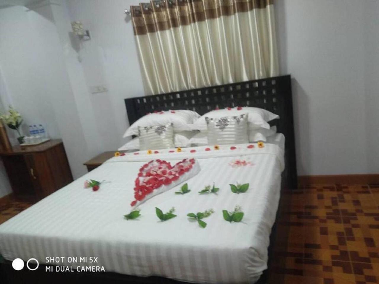 Golden Palace Hotel Хпа-ан Екстериор снимка