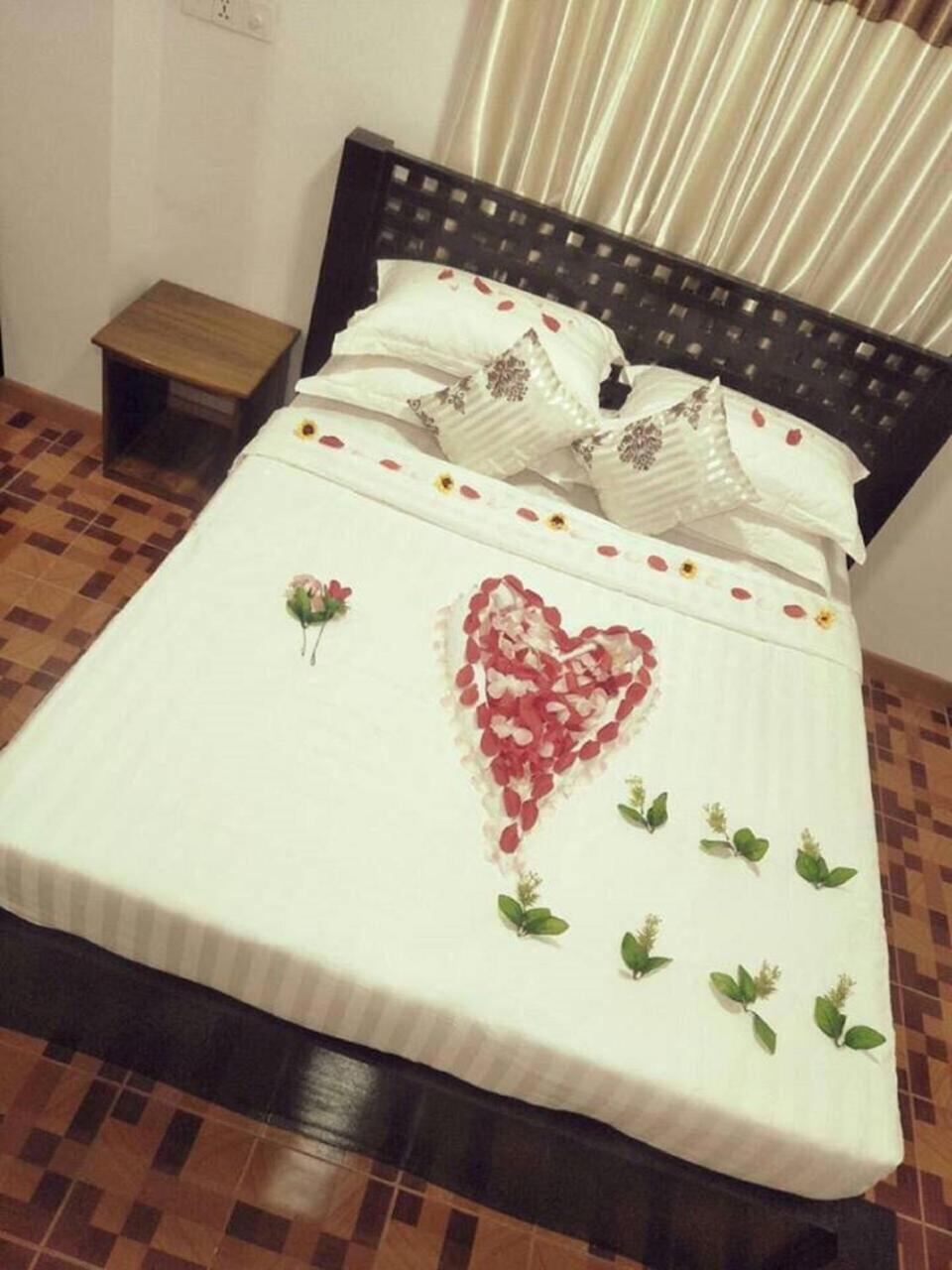 Golden Palace Hotel Хпа-ан Екстериор снимка