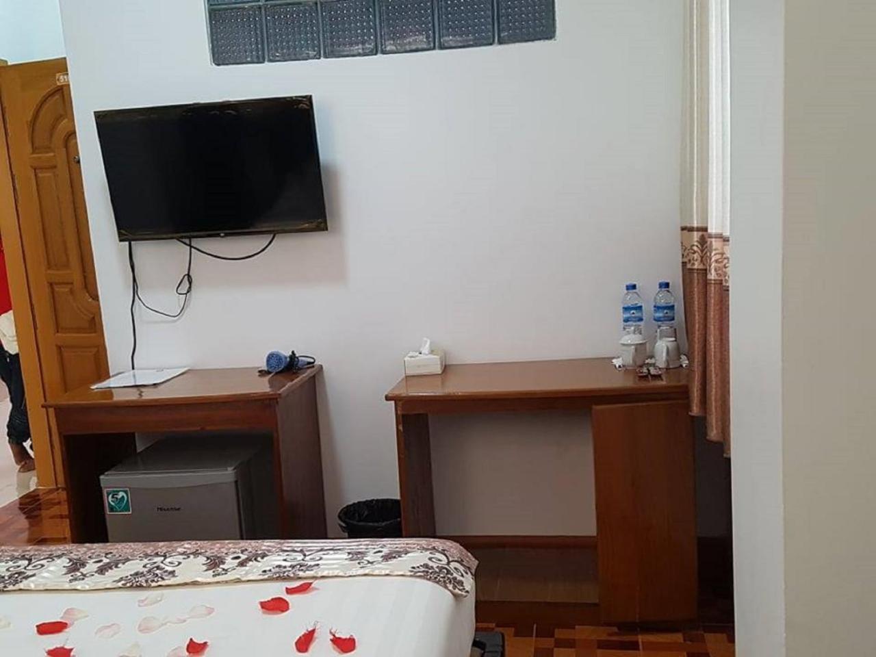 Golden Palace Hotel Хпа-ан Екстериор снимка