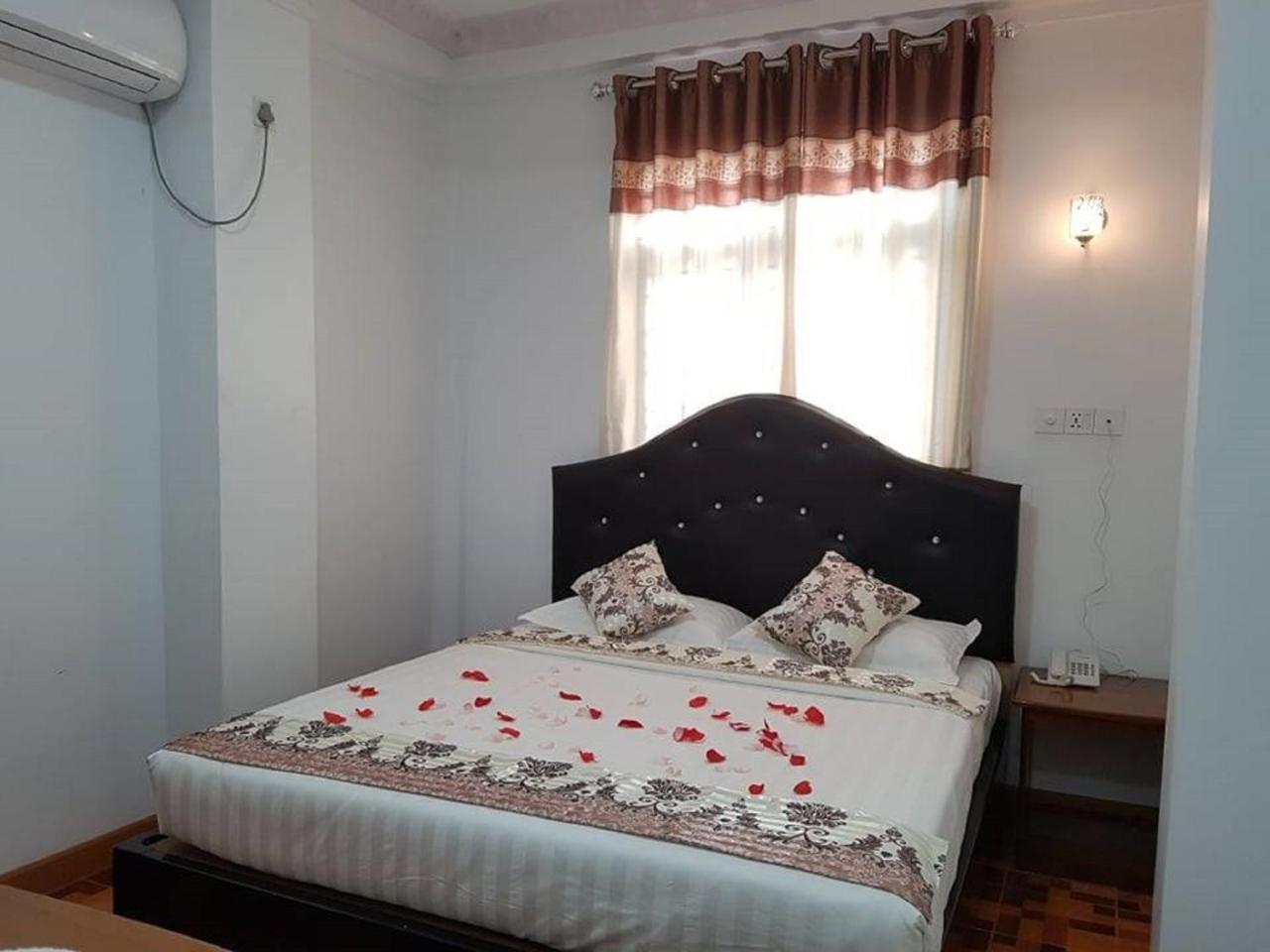 Golden Palace Hotel Хпа-ан Екстериор снимка
